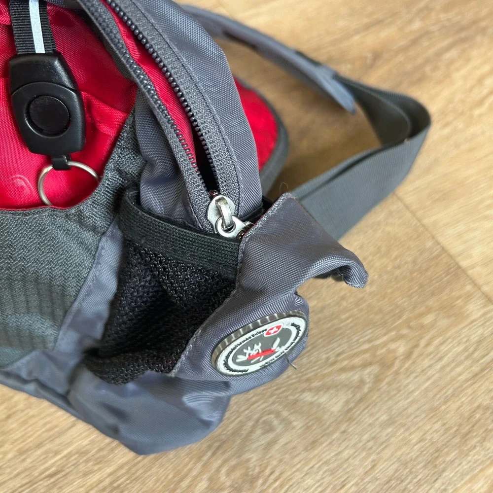 NWOT SwissGear Crossbody Messenger Bag Gray Black Red Travel Sling Shoulder Bag